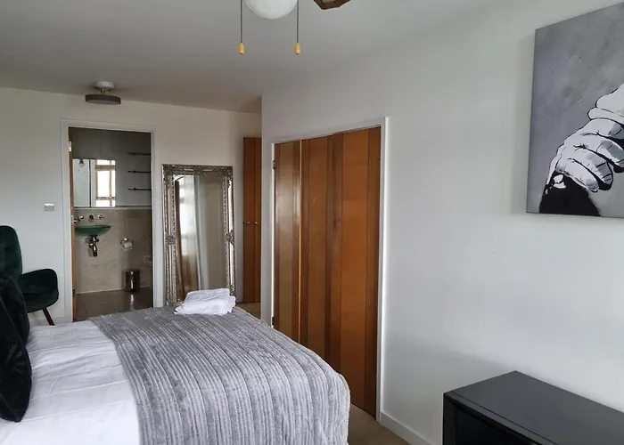 Large Centre 2 Bedroom Flat Appartement Bristol