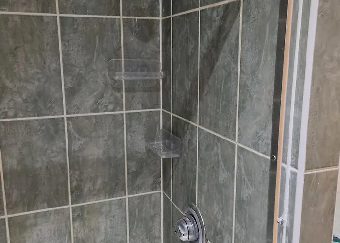 Large Centre 2 Bedroom Flat * Bristol