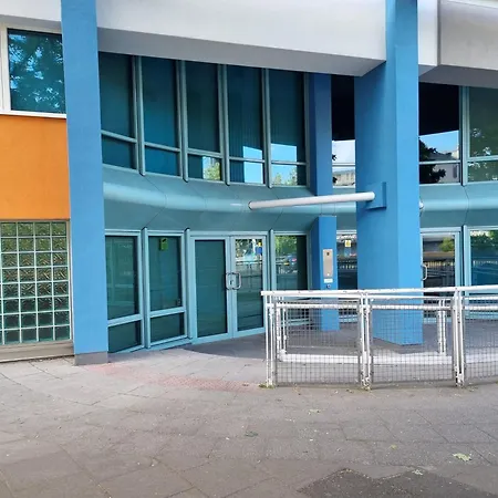Large Centre 2 Bedroom Flat Апартаменти